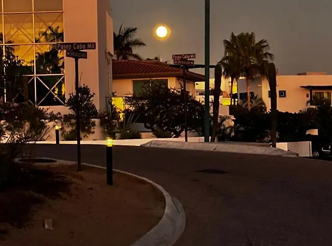 Сasa de vacaciones Spectacular Vacation Ocean View Walk To
